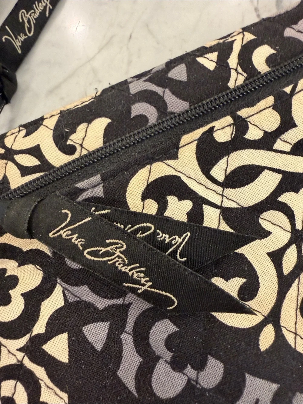 Vera Bradley Zip-Around Wallet Wristlet Black Gray Blue Floral EUC